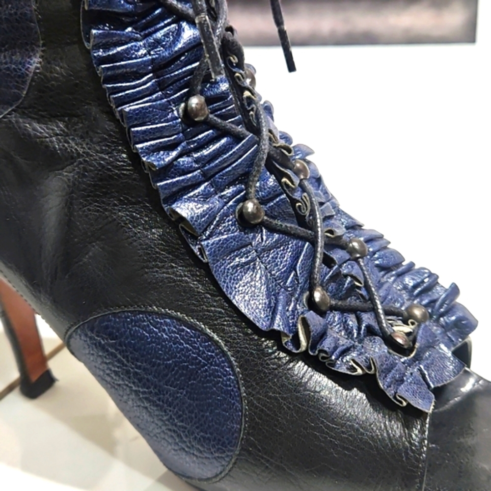 Michel Perry Vintage All Leather Ruffled Lace Up Peep Toe Ankle Booties - Picture 10 of 12